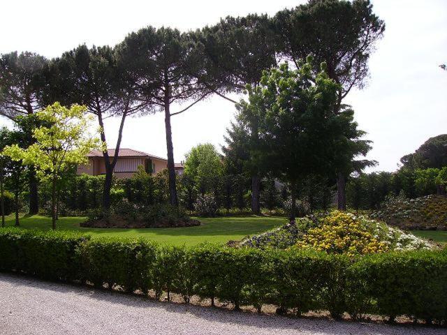 Hotel Assisi Parco Dei Cavalieri Petrignano ภายนอก รูปภาพ